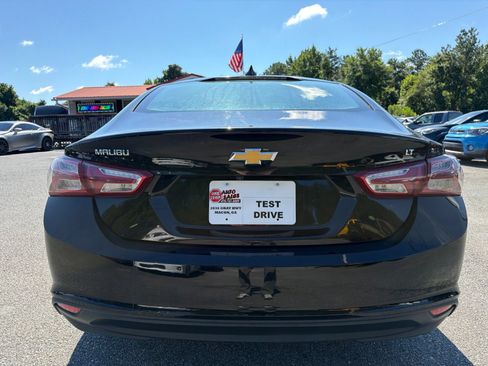 Used 2021 Chevrolet Malibu LT FWD image 5