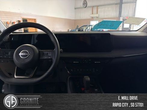 New 2026 Nissan Kicks SR w/ SR Premium Package AWD/4WD image 12