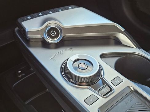 Certified 2022 Kia EV6 Wind w/ Wind Technology Package image 37