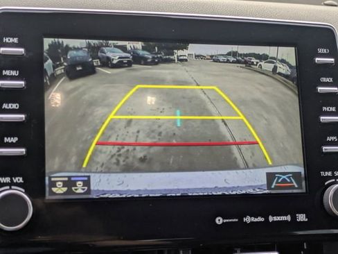 Used 2019 Toyota Avalon XSE image 17