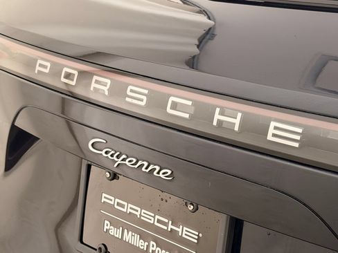 Certified 2021 Porsche Cayenne AWD/4WD image 25