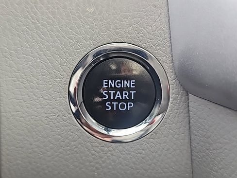 Used 2019 Toyota Highlander Limited Platinum image 24