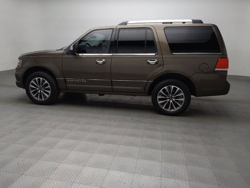 Used 2016 Lincoln Navigator Select image 3