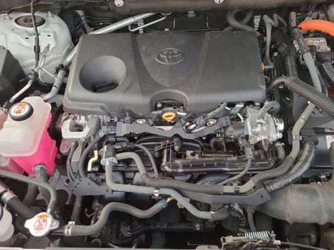 Used 2022 Toyota RAV4 SE image 17