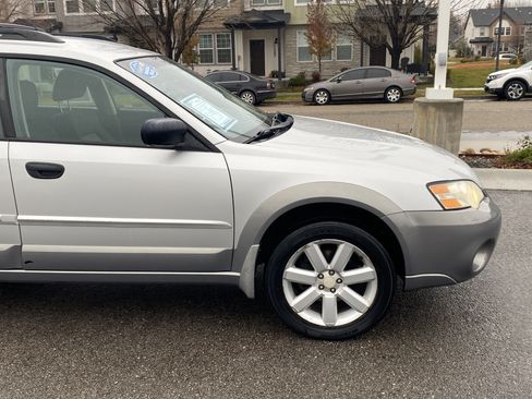 Used 2006 Subaru Outback 2.5i image 8