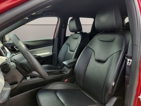 Used 2025 Jeep Compass Limited AWD/4WD image 10