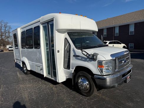 Used 2012 Ford E-450 and Econoline 450 Super Duty w/ Shuttle Bus Prep Pkg image 4