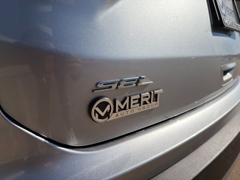 Used 2024 Ford Edge SEL image 12