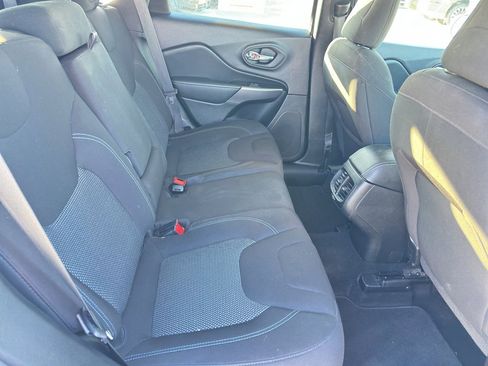 Used 2021 Jeep Cherokee Latitude image 28