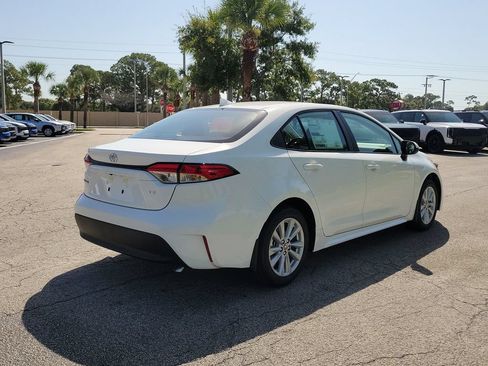 New 2026 Toyota Corolla LE w/ LE Premium Package FWD image 4