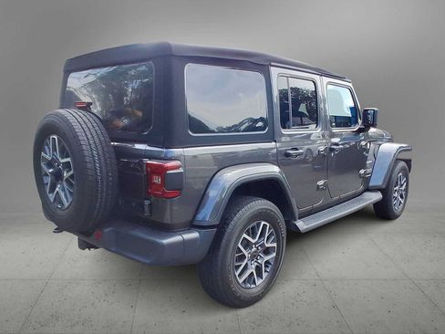 Used 2024 Jeep Wrangler Unlimited Sahara w/ Technology Group AWD/4WD image 8