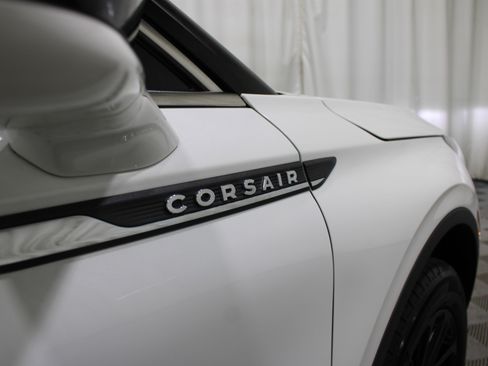 Used 2025 Lincoln Corsair FWD image 27