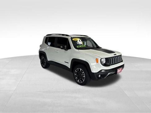 Used 2023 Jeep Renegade Latitude AWD/4WD image 8