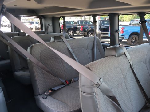 Used 2025 Chevrolet Express 3500 LS RWD image 36