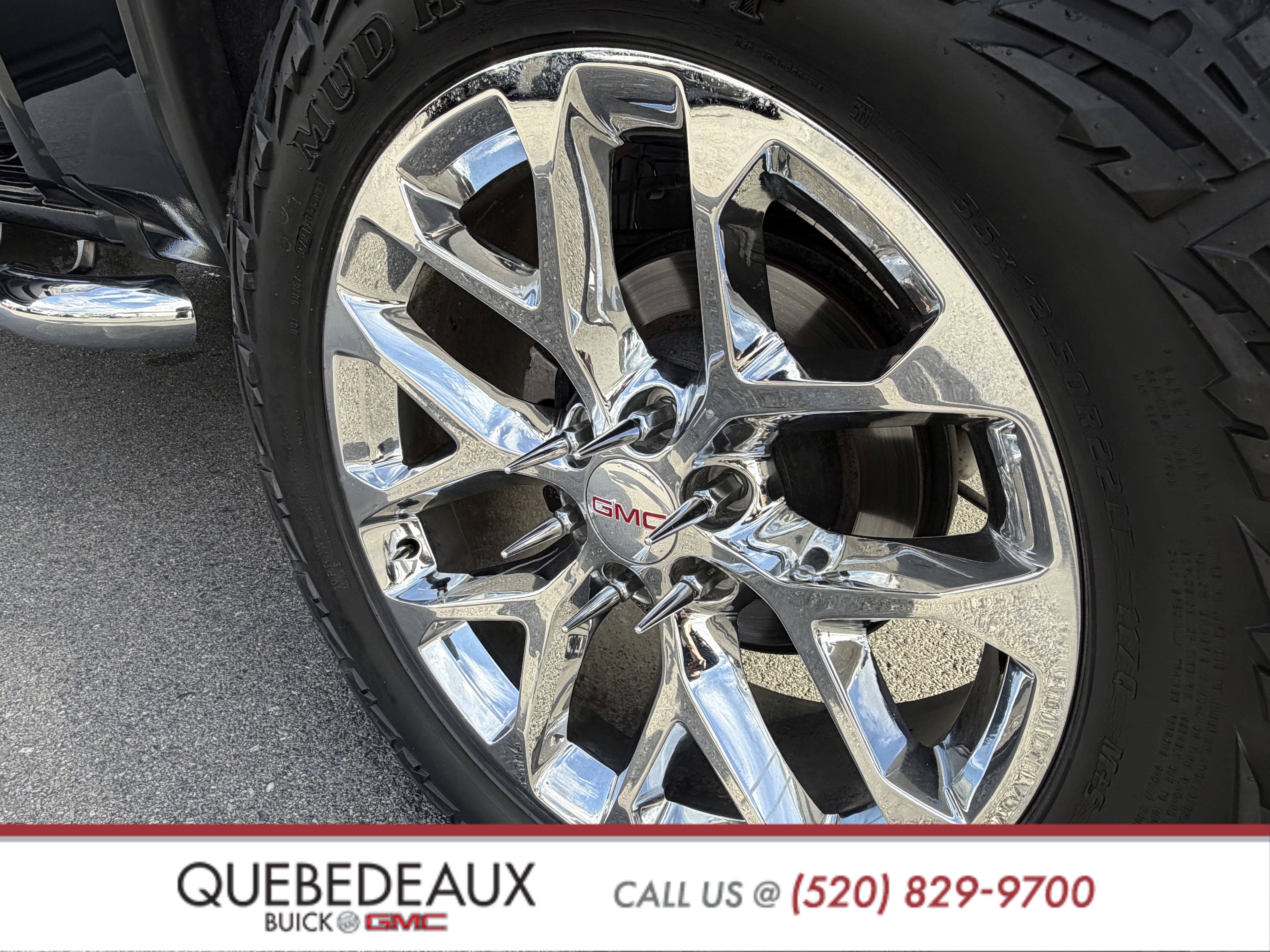 Used 2018 GMC Sierra 1500 SLT w/ Enhanced Driver Alert Package AWD/4WD image 18