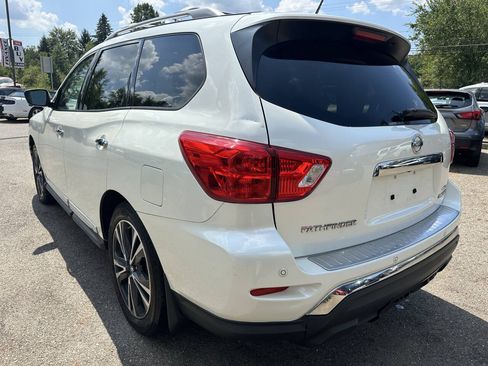 Used 2018 Nissan Pathfinder Platinum AWD/4WD image 4