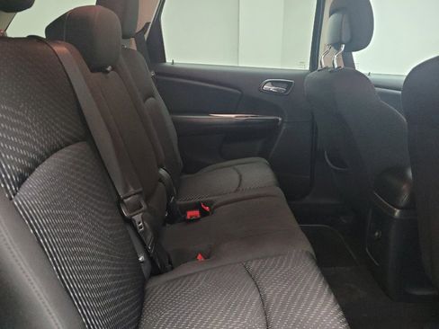 Used 2018 Dodge Journey SE FWD image 19