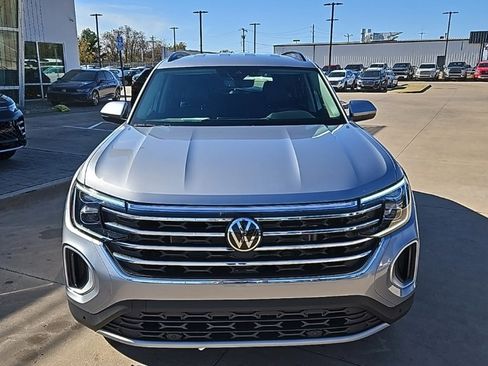 New 2026 Volkswagen Atlas SE image 2