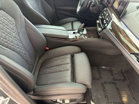 Used 2023 BMW 530i RWD image 27