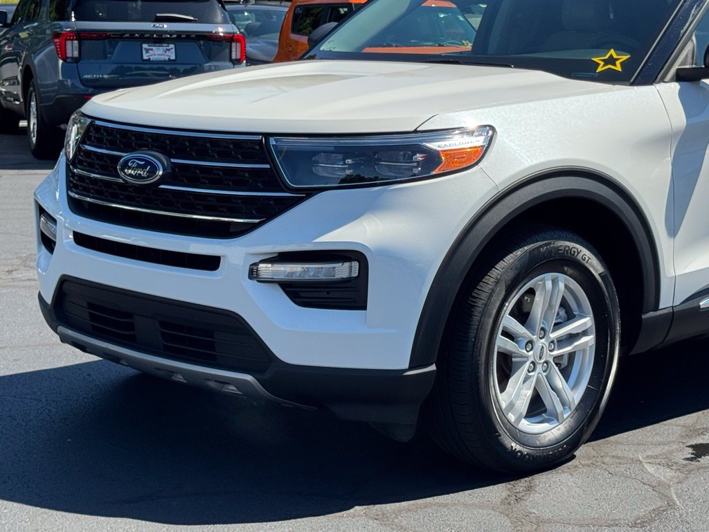 Used 2023 Ford Explorer XLT w/ Equipment Group 202A AWD/4WD image 38