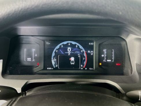 Used 2025 Toyota Tacoma SR5 AWD/4WD image 15