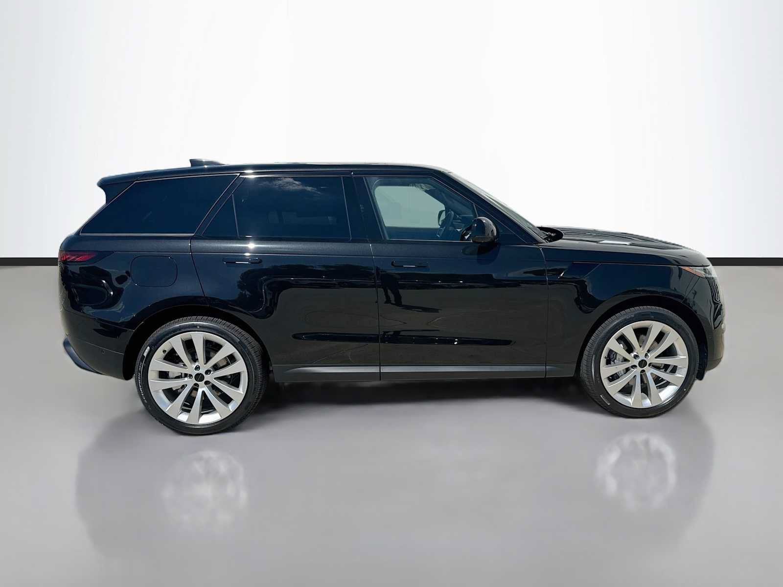 New 2027 Land Rover Range Rover Sport SE AWD/4WD image 7