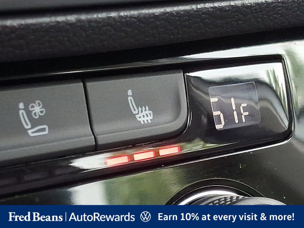 Certified 2024 Volkswagen Jetta SEL FWD image 29