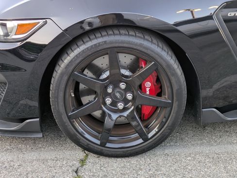 Used 2017 Ford Mustang Shelby GT350R w/ GT350R Equipment Group 920A image 4