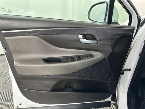 Used 2020 Hyundai Santa Fe SE image 16