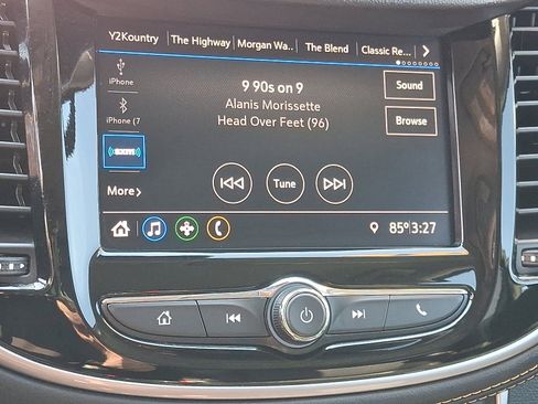 Used 2021 Chevrolet Trax LT FWD image 18
