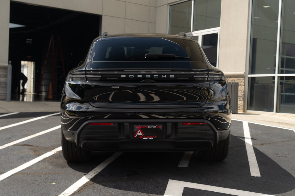 Used 2025 Porsche Macan 4 Electric AWD/4WD image 10