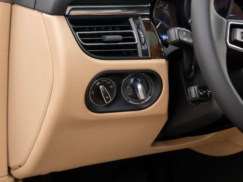 New 2026 Porsche Macan image 19