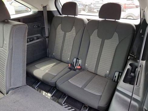 Certified 2025 Kia Sorento LX FWD image 11
