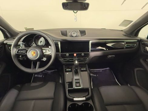 New 2026 Porsche Macan image 20