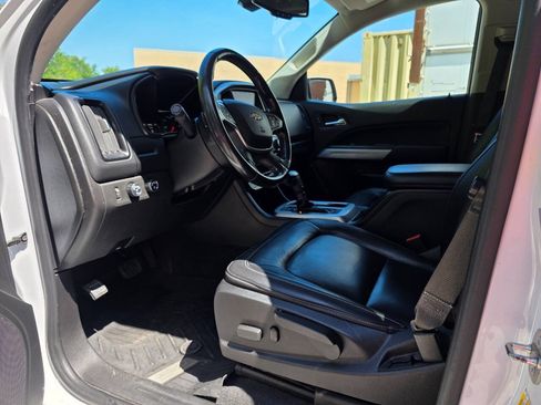 Used 2021 Chevrolet Colorado LT w/ LT Convenience Package AWD/4WD image 13