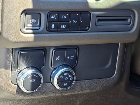 Certified 2023 GMC Yukon SLT w/ SLT Luxury Package RWD image 41