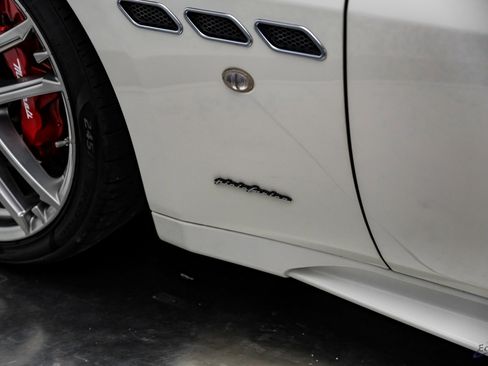 Used 2018 Maserati GranTurismo Sport image 38