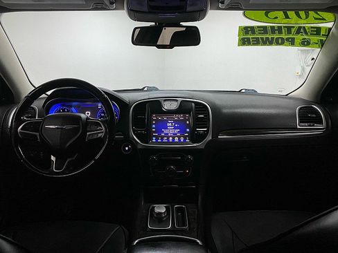 Used 2015 Chrysler 300 C image 22