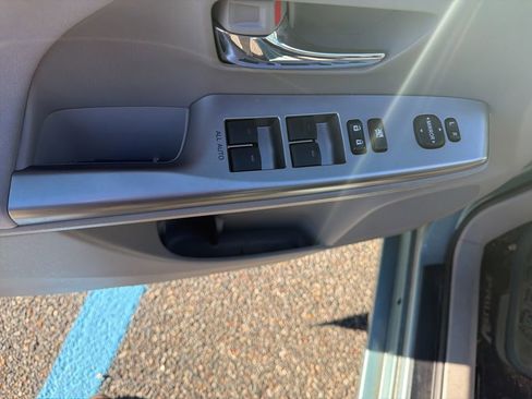 Used 2017 Toyota Prius V Two image 8