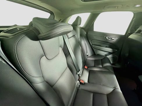 Certified 2024 Volvo XC60 B5 Plus w/ Protection Package Premier AWD/4WD image 27