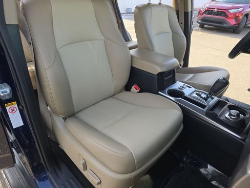 Used 2018 Toyota 4Runner SR5 Premium image 14