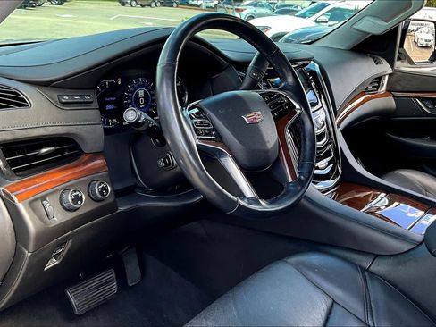 Used 2017 Cadillac Escalade Premium Luxury image 14