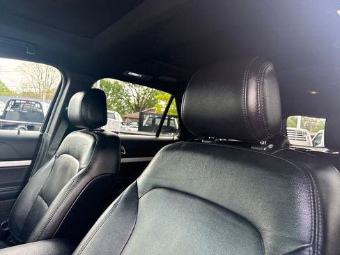 Used 2017 Ford Explorer XLT w/ Equipment Group 202A AWD/4WD image 27