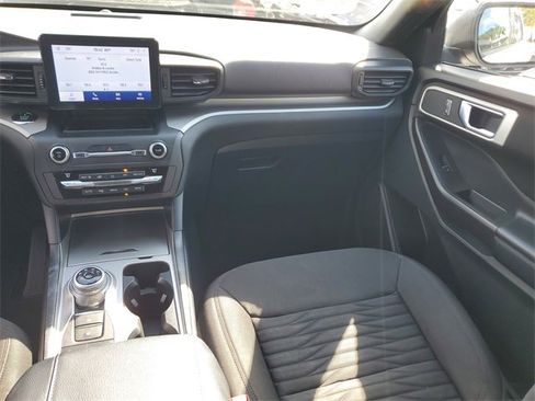 Used 2020 Ford Explorer XLT image 16
