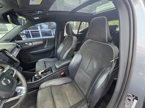 Used 2019 Volvo XC40 T5 R-Design AWD/4WD image 11
