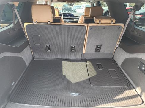 Used 2022 Cadillac Escalade ESV Premium Luxury image 10