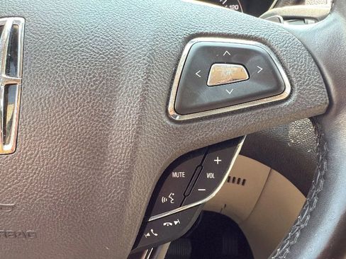 Used 2019 Lincoln MKC Reserve w/ MKC Climate Package image 11