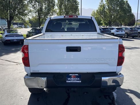 Used 2014 Toyota Tundra SR5 w/ SR5 Upgrade Package AWD/4WD image 9