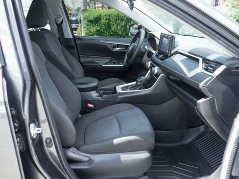 Used 2020 Toyota RAV4 XLE AWD/4WD image 36