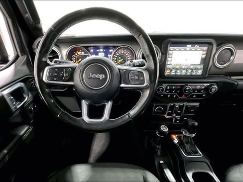Used 2023 Jeep Wrangler Unlimited Sahara w/ Cold Weather Group AWD/4WD image 8